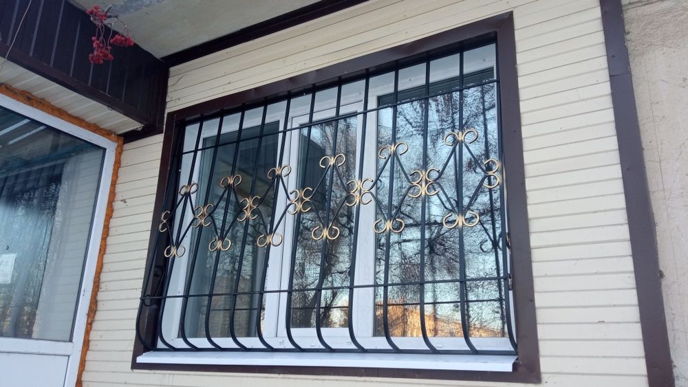 Решетки на окна.