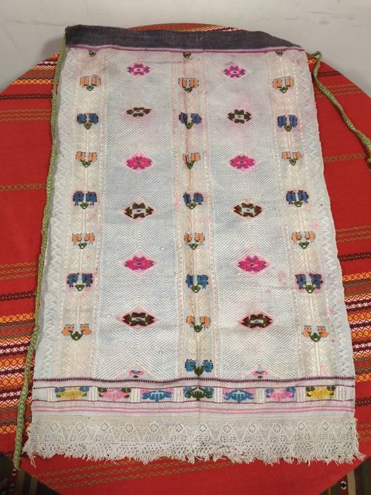 Сливенска и Ямболска автентични престилка, бели, кукери, вадени