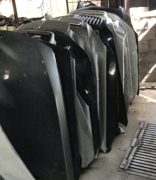 Капот БМВ, Мерседес, Mini Cooper, Range Rover.