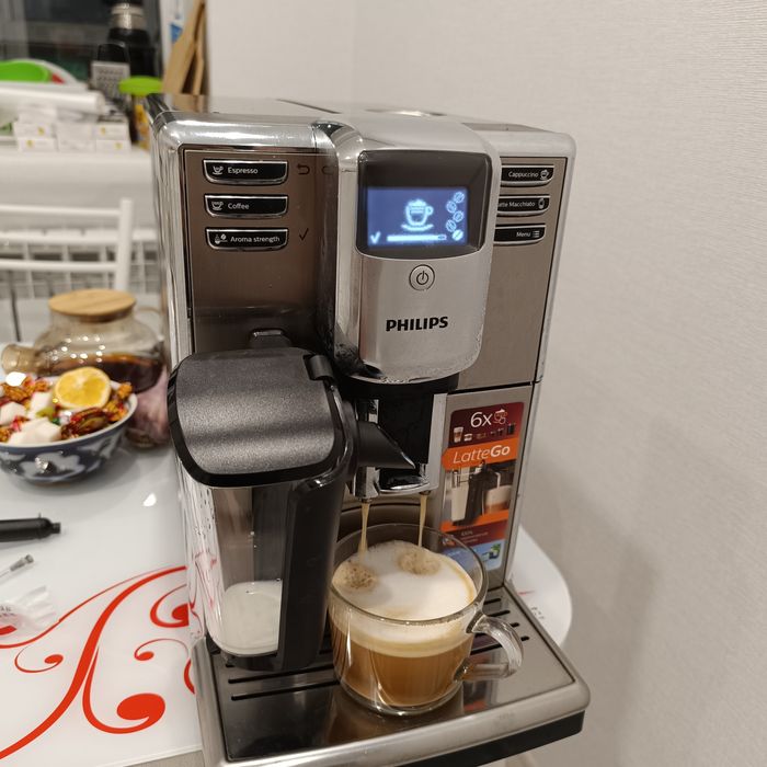 Продам кофемашину Philips