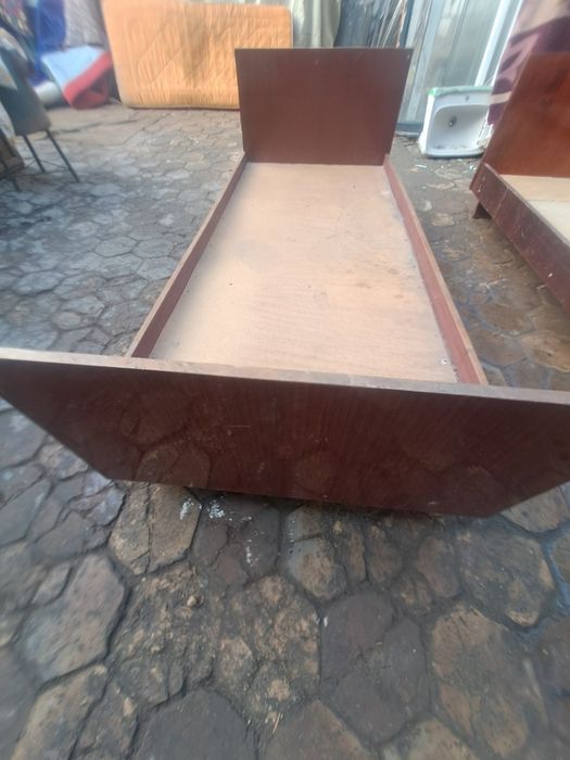 Диван кроват сотилади.