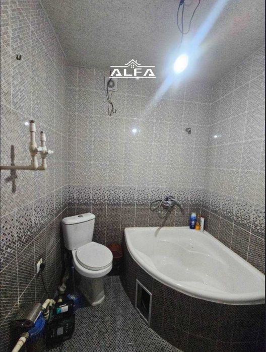 Buxoroda kvartira xonadon uy sotiladi 1 xonali 44m² 5-qavat.