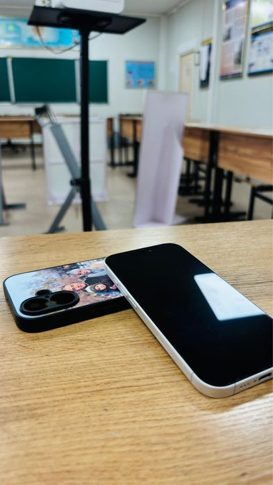 iPhone 17 — почти новый, срочно продам!