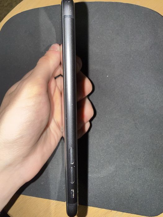 Продаю iPhone 11