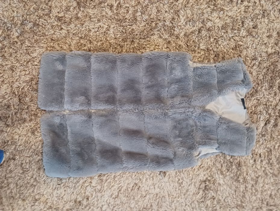 Vestă, culoare cenusie