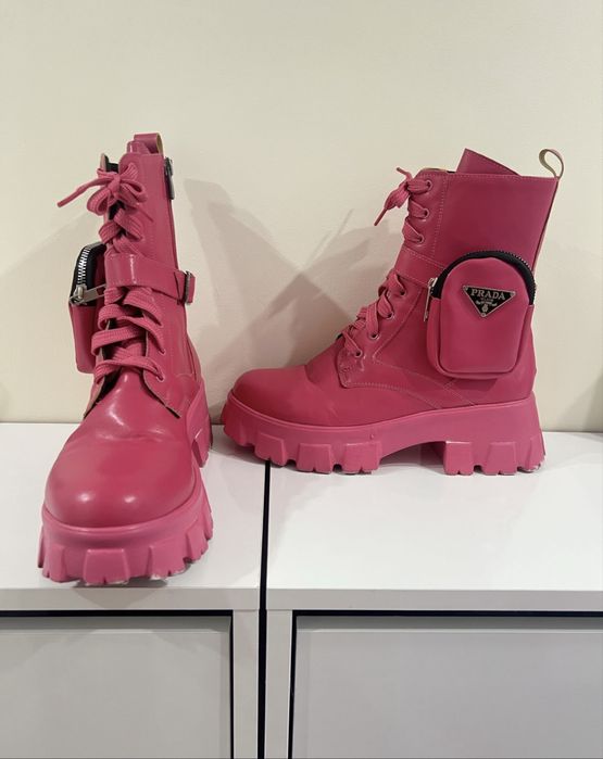 Уникални боти със свалящи аксесоари