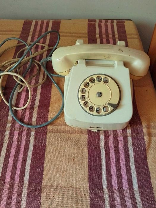 Telefon fix cu disc, complet, anii 70, stare foarte buna