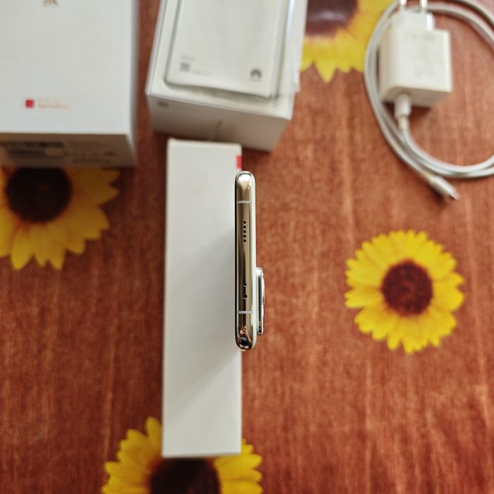 Huawei P60 Pro Rococo Pearl 256Gb/8Gb + Huawei Tripod Selfie Stick Pro + подаръци