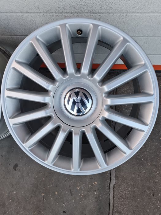 Оригинални джанти за ФОЛКСВАГЕН VW R17 5x112 ET40 7.5J