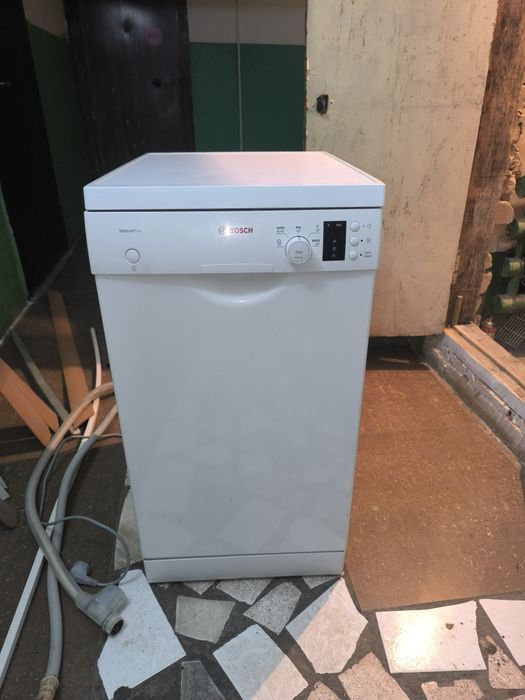 Продам посудомоечную машину