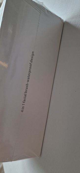 Perie electrica de curatare a fetei