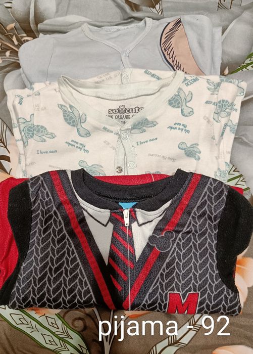 Pijamale, vestute, sac de dormit
