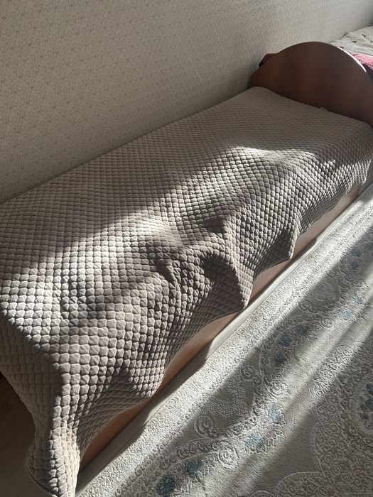 Кровать односпальная, б/у