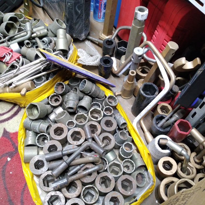 Ключи торцовые и накибные