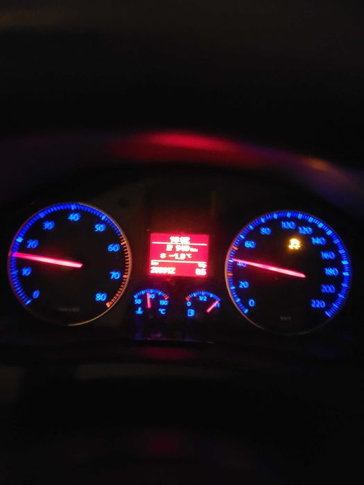 Volkswagen Golf Plus
Миниван
VW Golf Plus 1.4