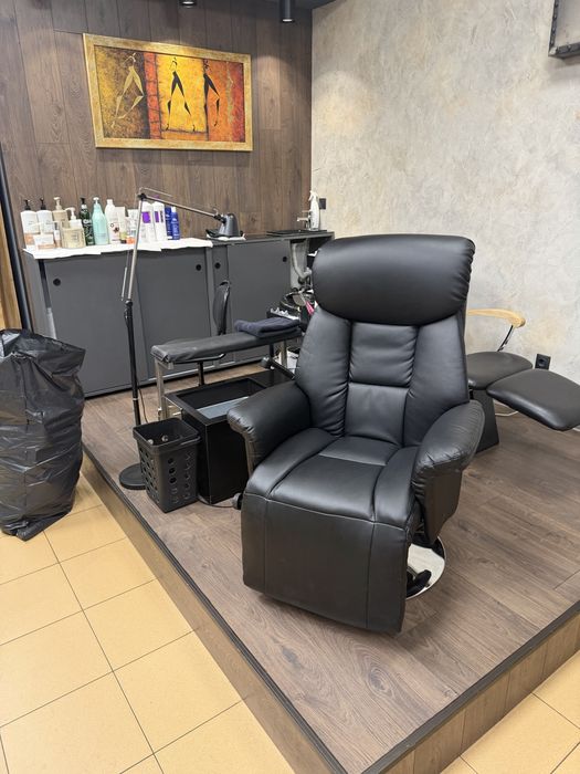 Стол с ваничка за педикюр