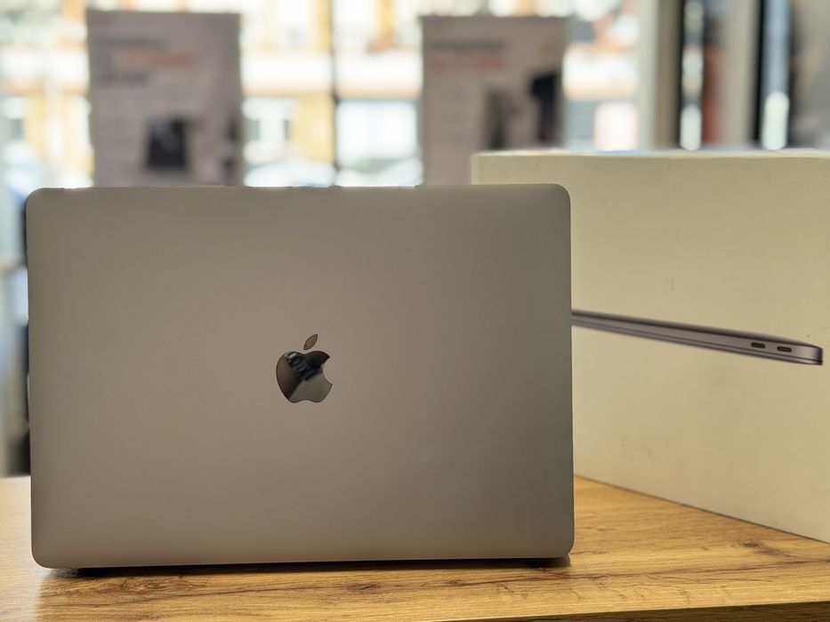 MacBook Air M1 (2020) | 13” | RAM 8 GB | SSD 256 GB