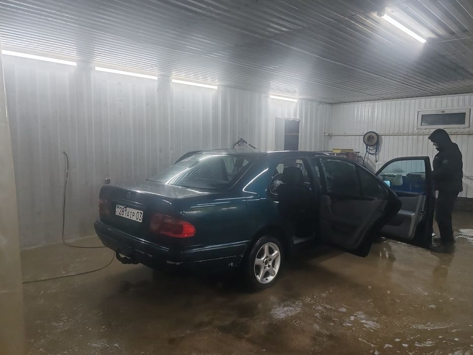 Продам мерседес 210