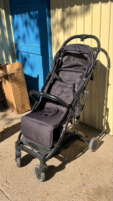 Продам прогулочную коляску Chicco TrolleyMe