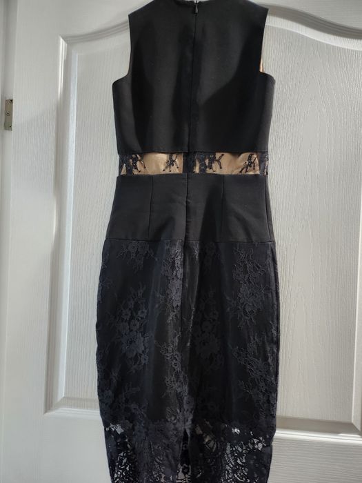 Платье красивое, цвет черный