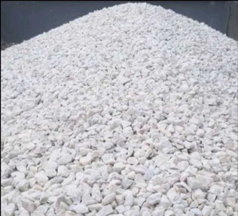 Снежно бял камък(чакълен)за декорация на градинки дворни площи