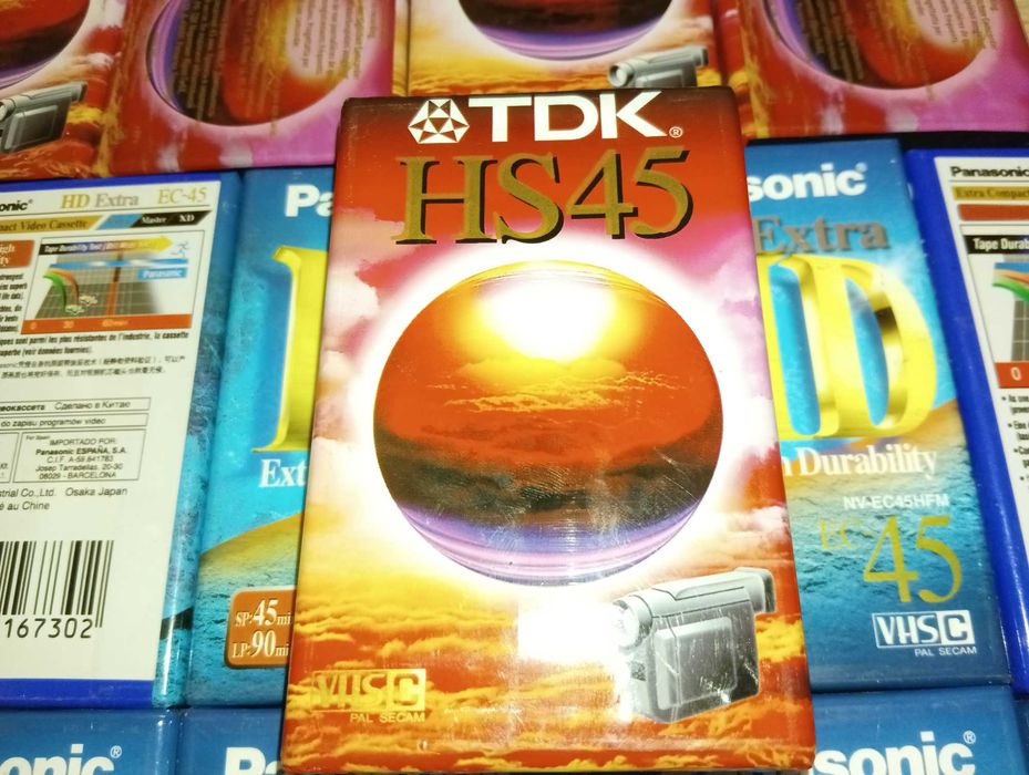Кассеты в формате VHS-C