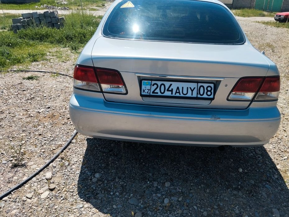 Авто машина Ниссан максима