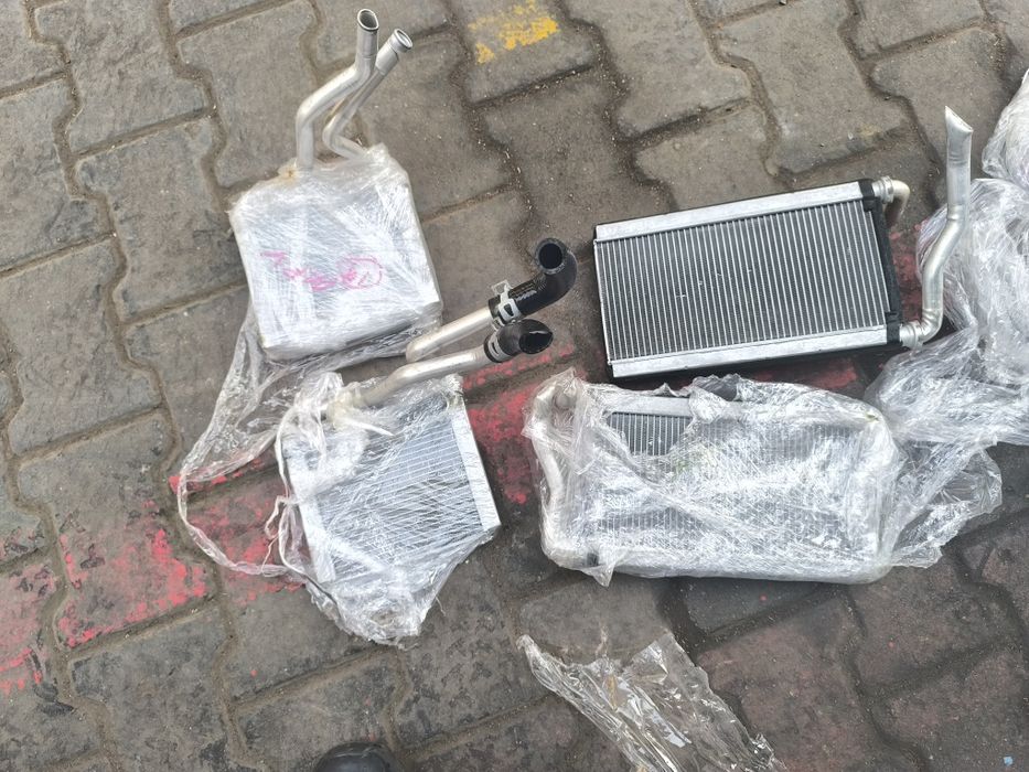 Продам запчасти на Мазду МПВ