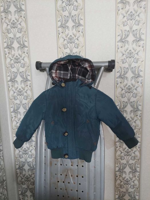 Детские вещи курточки, комбенизон, костюмчики