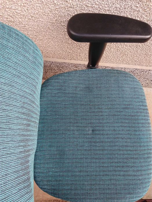 Офис стол - въртящ се, регулиране на височина и на подлакътниците