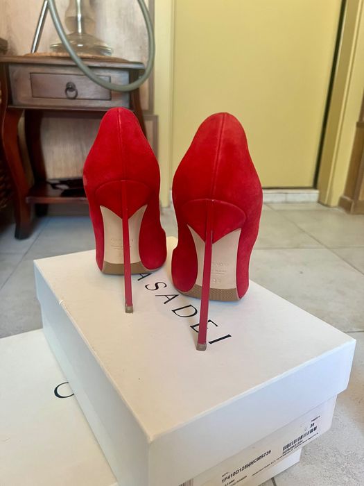 Casadei pumps …..