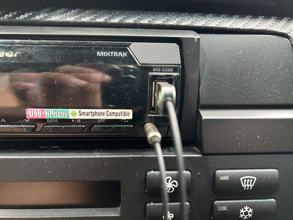 Магнитола Pioneer MVH-S125UI