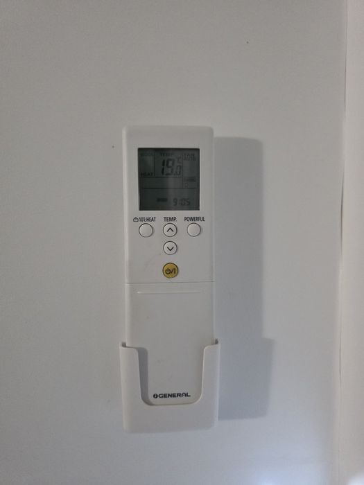 Климатик Fujitsu General ASHG09KMCE – отлично състояние, модел 2022 г.