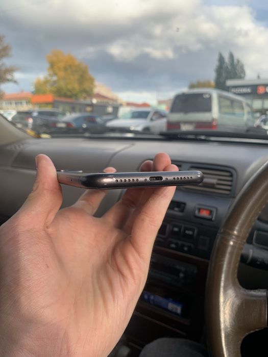 Продам iphone (айфон) 11 128
