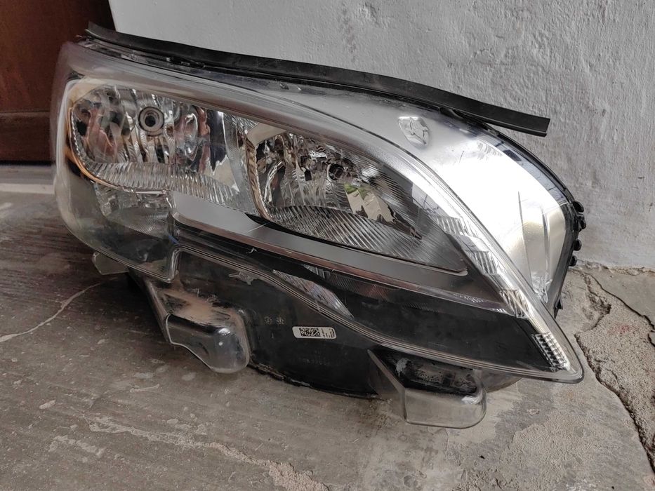 Фар Peugeot Expert десен / Фар Пежо Експерт Оригинален