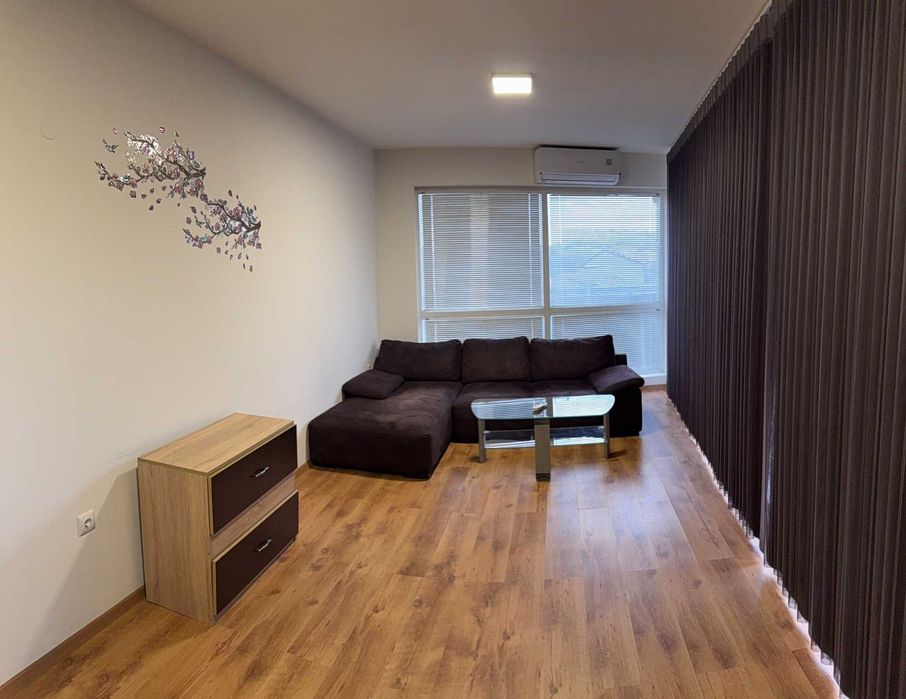 Дава се под наем Двустаен апартамент в Добрич, Център - 68 кв.м за 357 € - Снимка #3