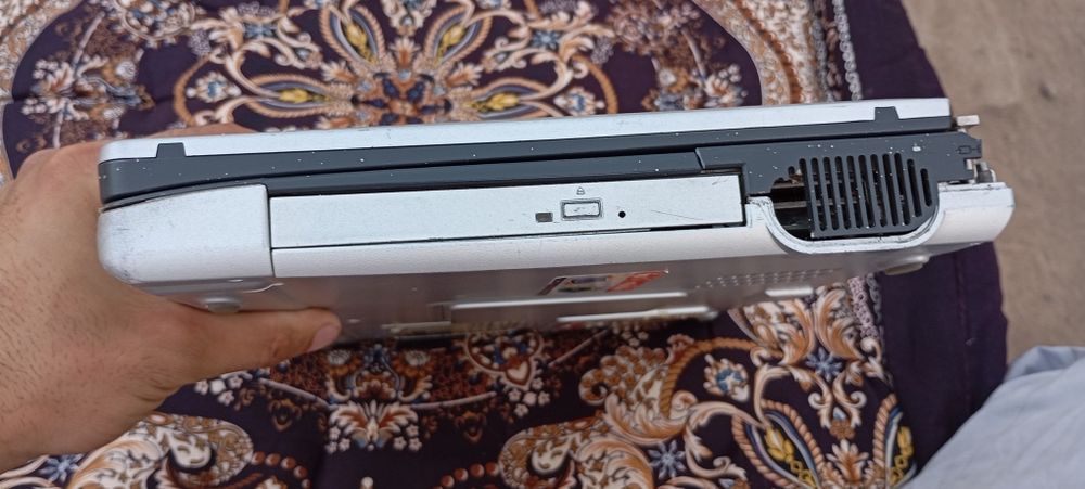 Zapchastga noutbuk sotiladi