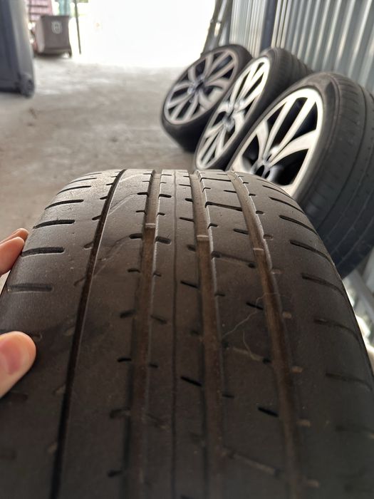Roti  Mercedes Benz A class C class 18  225 40 18 pirelli