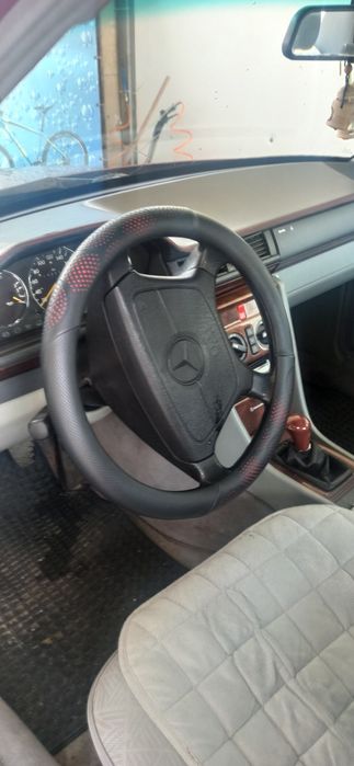 Продавам Мерцедес 124E klas