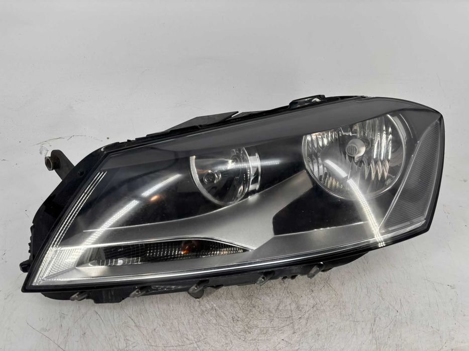 Far dreapta/stanga Volkswagen Passat B7 an 2012