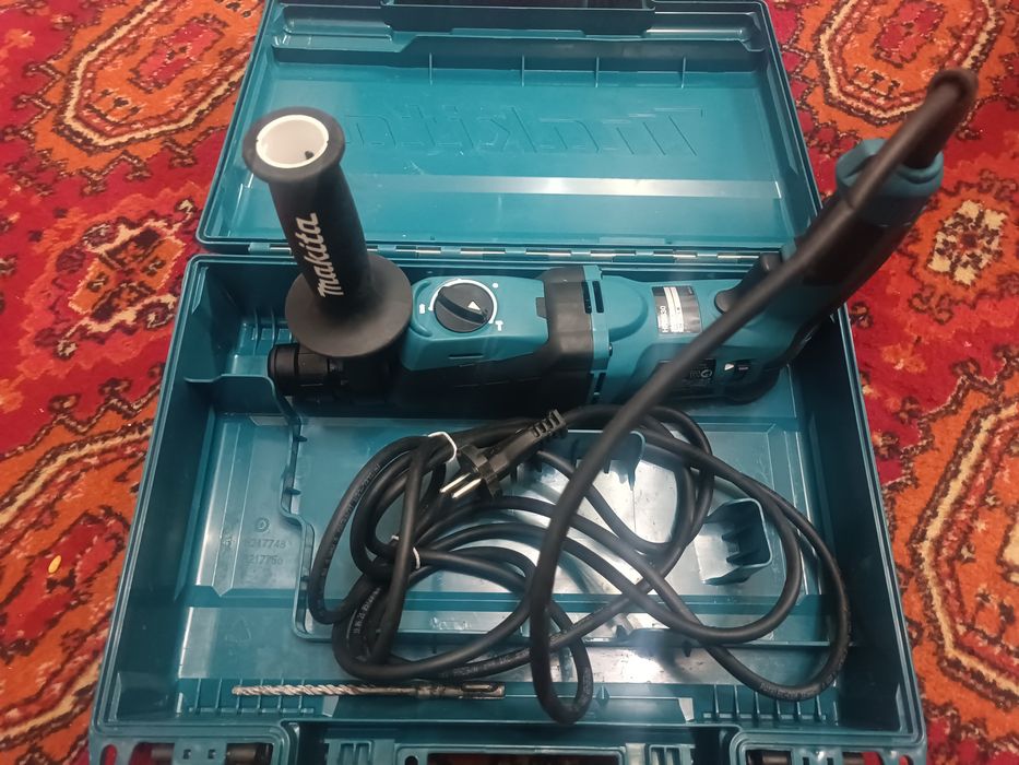 Продается перфоратор Makita