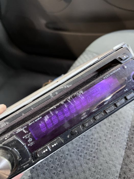 Радио CD MP3 USB плеър за кола KENWOOD c AUX