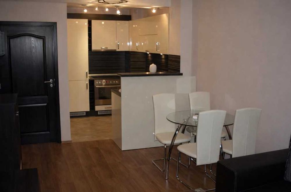 Дава се под наем Двустаен апартамент в София, Лозенец - 70 кв.м за 746.64 € - Снимка #1