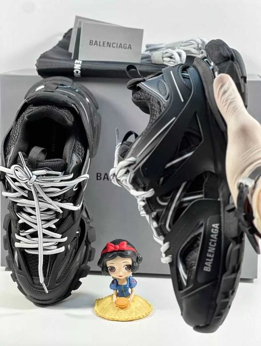balenciaga track 3