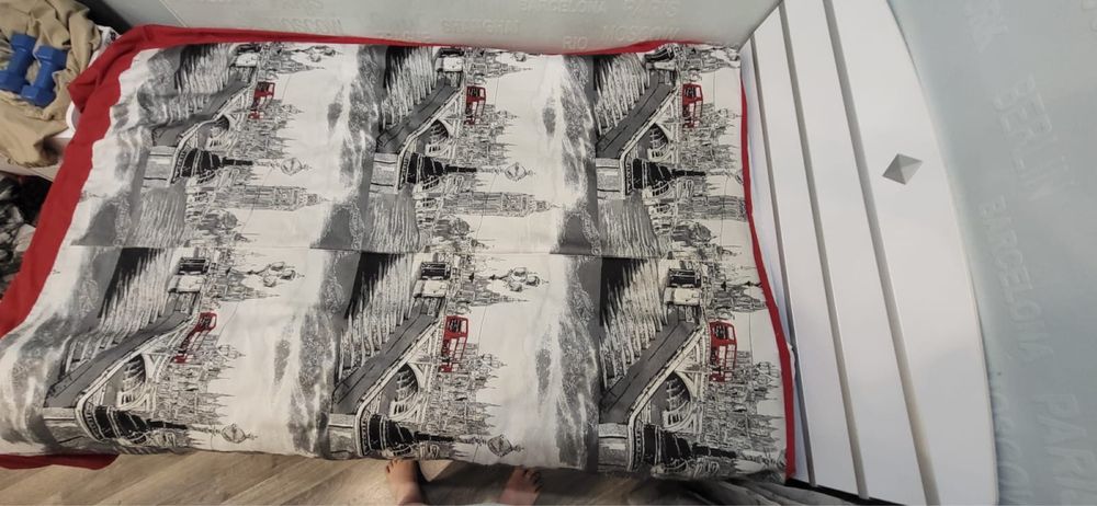 Продаеться кровать самовывоз