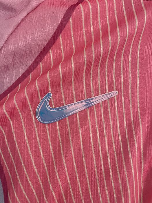 Barcelona Pink special edition 2025/2026