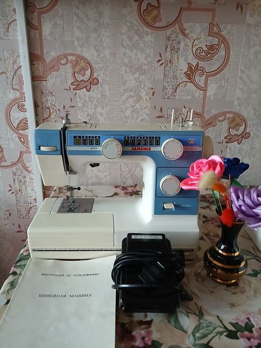 Швейная машинка Janome