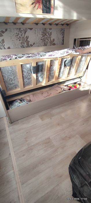 Двухъярусная кровать