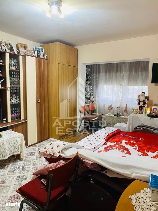 Apartament cu 1 camera,decomandat, centrala proprie,Buziasului — fotografia 1