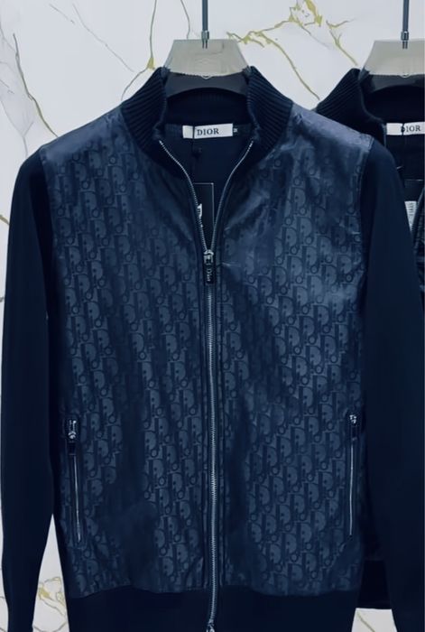 Продаеться «DIOR» Ветровка!
